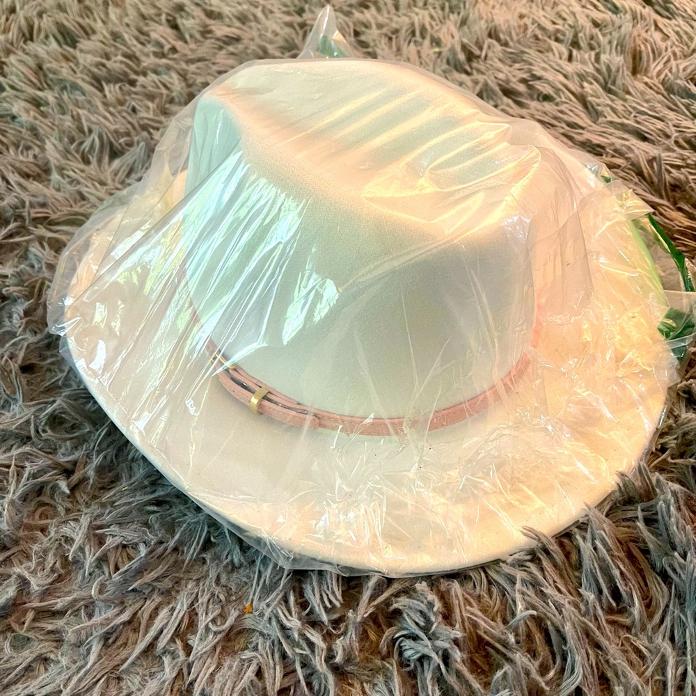 Stylish Cowboy Cream Hat with Pink Band for Women
